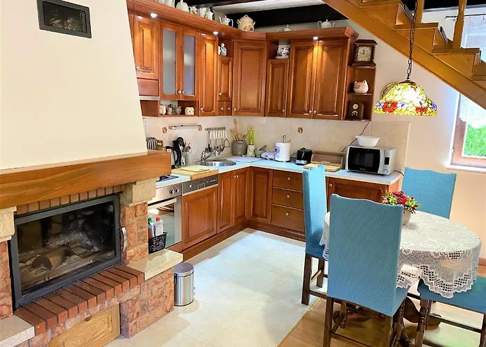 Kuca Homer * Mala Lesnica